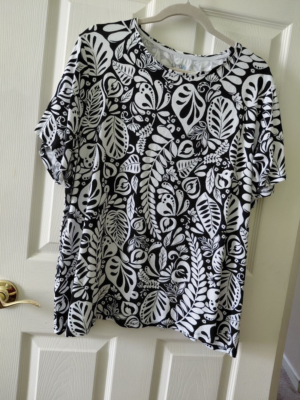 croft & barrow Black and White Botanical Print Short Sleeve Tee